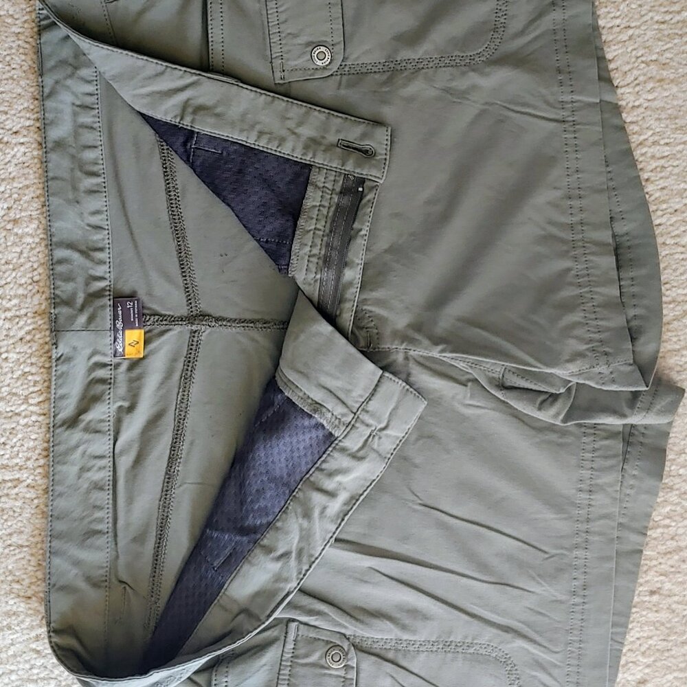 Eddie Bauer Women's Green Cargo Shorts